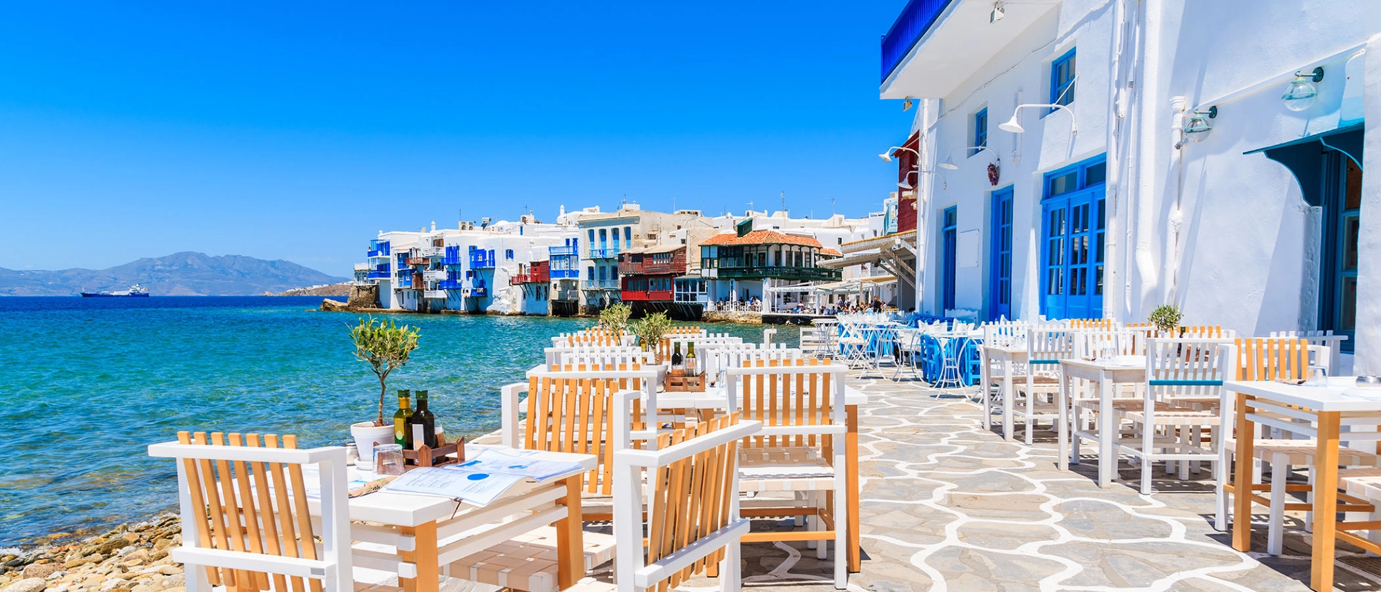 Сфера обслуживания в Греции, требования к сотрудникам